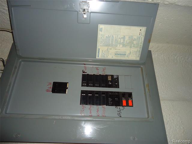 Builiding view eleven for 11051 Timken, Warren, MI. 48089