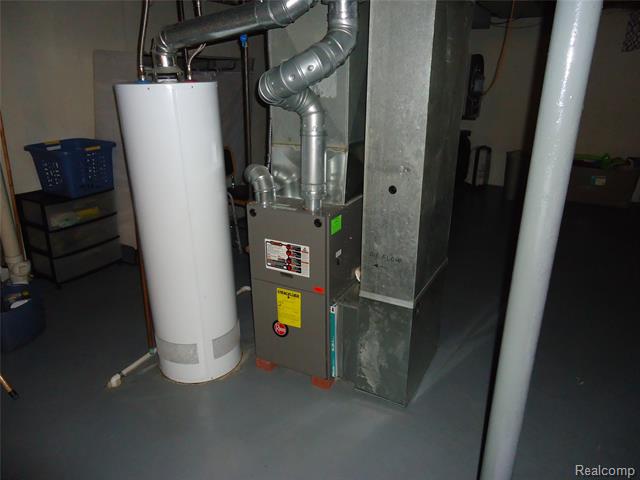 Builiding view nine for 11051 Timken, Warren, MI. 48089