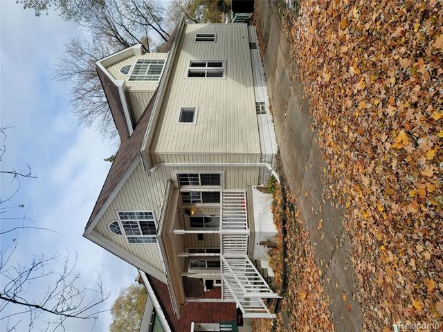 front view for 22936 Oakwood, Eastpointe, Mi. 48021