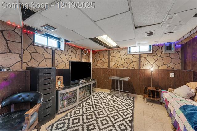 Builiding view seventeen for 23728 Normandy, Eastpointe, MI. 48021