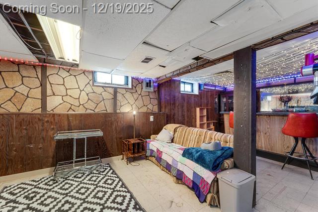 Builiding view sixteen for 23728 Normandy, Eastpointe, MI. 48021