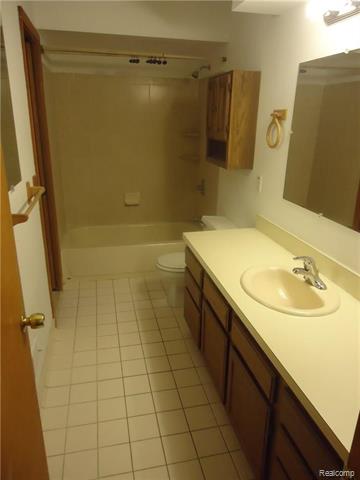 Builiding view nine for 23827 Willard, Warren, MI. 48089