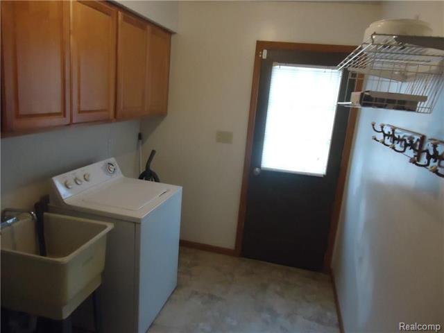 Builiding view nineteen for 23827 Willard, Warren, MI. 48089