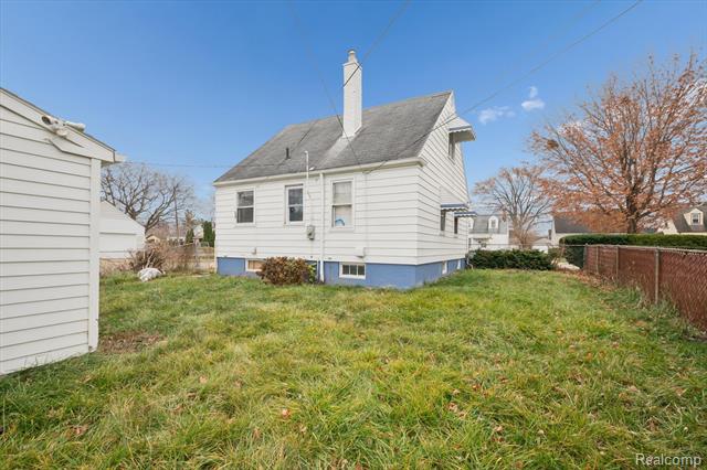 Builiding view fifteen for 8157 Stephens, Center Line, MI. 48015