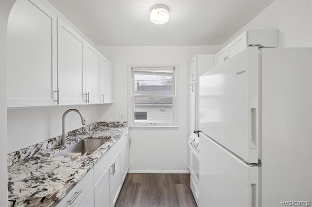 Builiding view five for 8157 Stephens, Center Line, MI. 48015