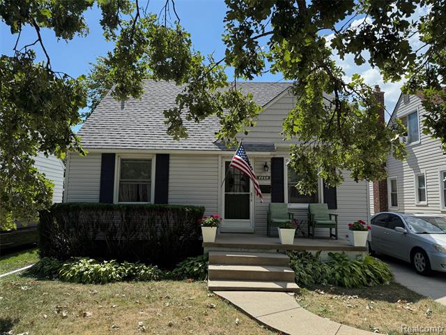 front view for 8060 Standard, Center Line, Mi. 48015