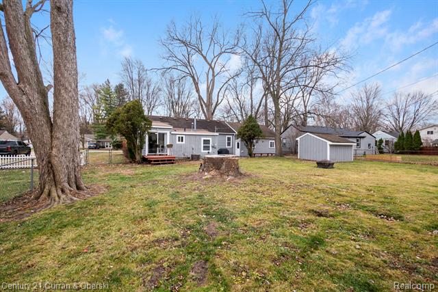 Builiding view forty six for 33776 Rhonswood, Farmington, MI. 48335