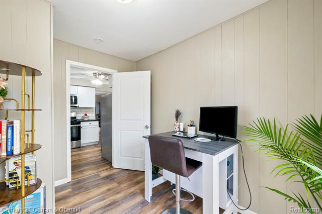 Builiding view twenty three for 33776 Rhonswood, Farmington, MI. 48335