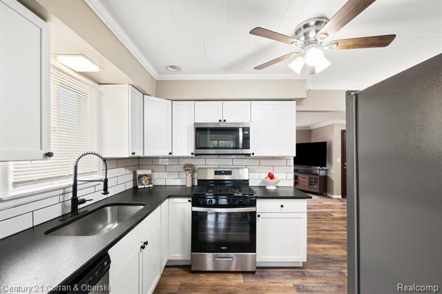 Builiding view twenty for 33776 Rhonswood, Farmington, MI. 48335