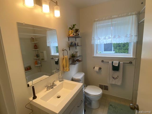 Builiding view six for 16841 Stephens, Eastpointe, MI. 48021