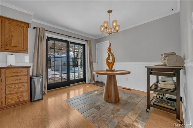 Builiding view eight for 33027 Meadowlark, Farmington, MI. 48336