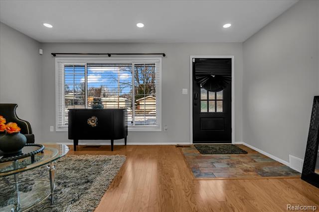 Builiding view four for 33027 Meadowlark, Farmington, MI. 48336