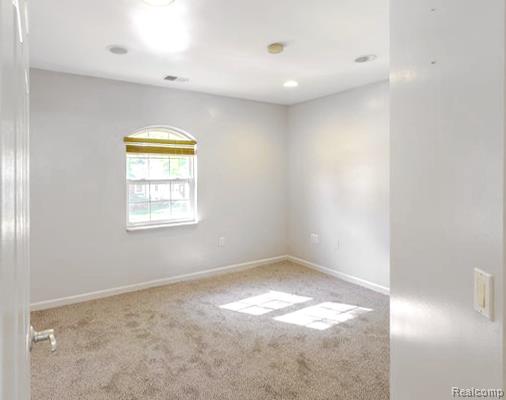 Builiding view nineteen for 22105 Ridgeway, Saint Clair Shores, MI. 48080