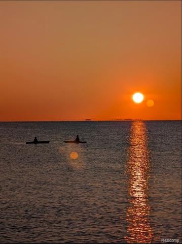 Builiding view thirty for 22105 Ridgeway, Saint Clair Shores, MI. 48080