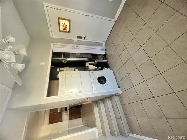 Builiding view fifteen for 21905 Ridgeway, Saint Clair Shores, MI. 48080