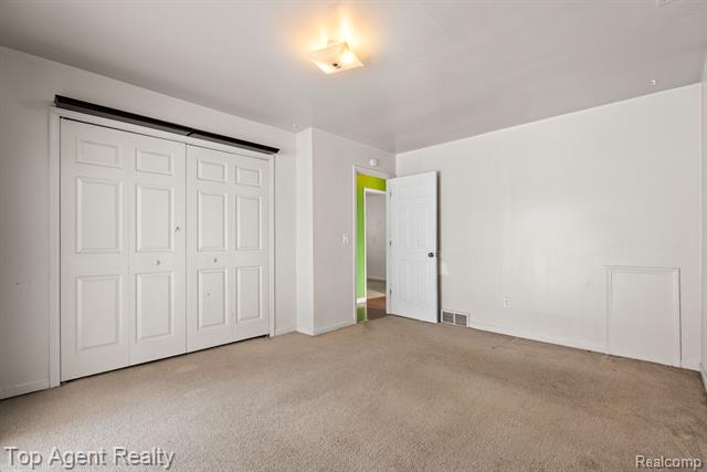 Builiding view eighteen for 24297 Dale, Eastpointe, MI. 48021