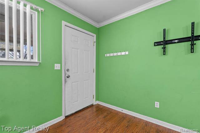 Builiding view five for 24297 Dale, Eastpointe, MI. 48021