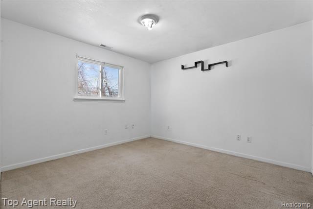 Builiding view nineteen for 24297 Dale, Eastpointe, MI. 48021