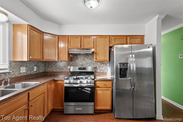 Builiding view twelve for 24297 Dale, Eastpointe, MI. 48021