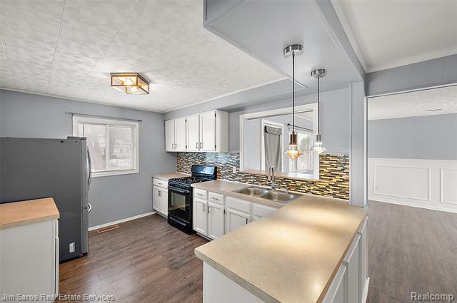 Builiding view eight for 11216 Unity, Warren, MI. 48089