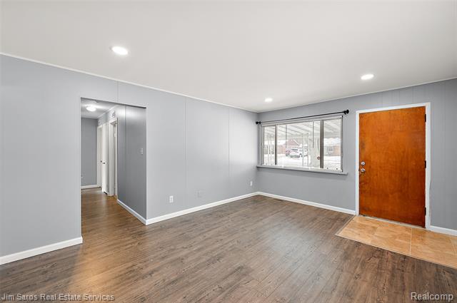 Builiding view five for 11216 Unity, Warren, MI. 48089