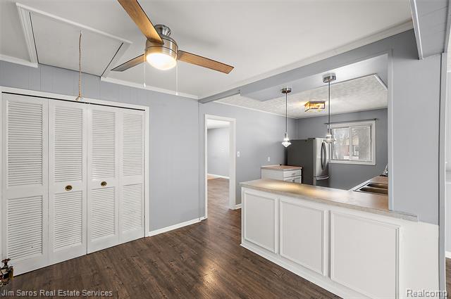 Builiding view seventeen for 11216 Unity, Warren, MI. 48089