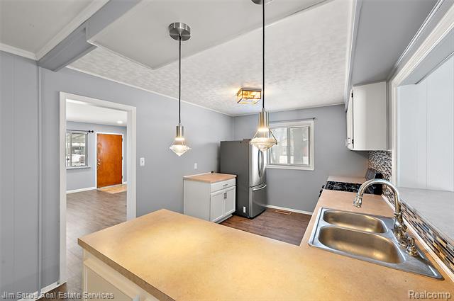 Builiding view ten for 11216 Unity, Warren, MI. 48089