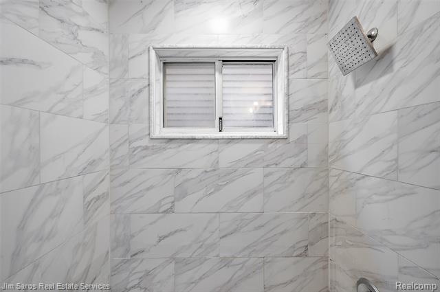 Builiding view thirty two for 11216 Unity, Warren, MI. 48089