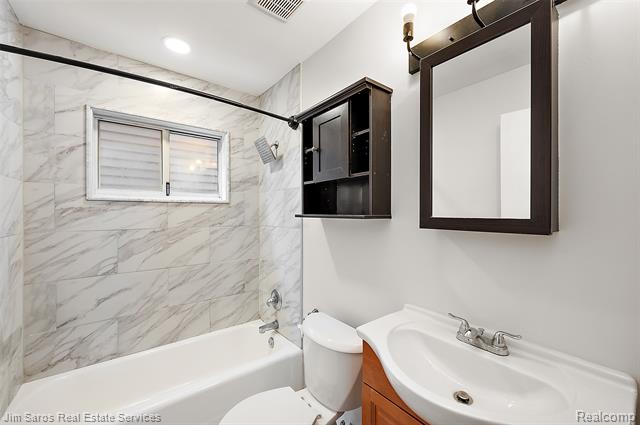 Builiding view thirty for 11216 Unity, Warren, MI. 48089