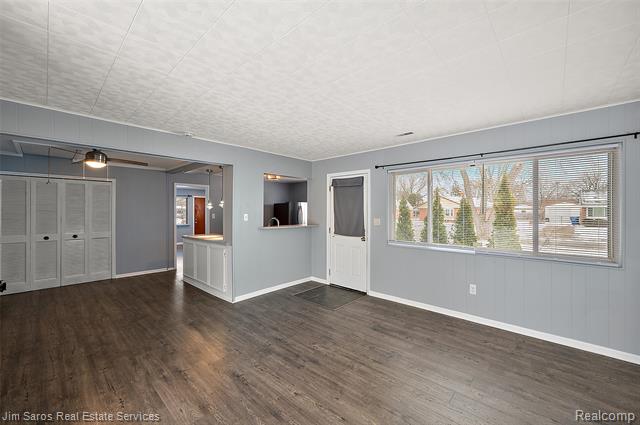 Builiding view twenty one for 11216 Unity, Warren, MI. 48089