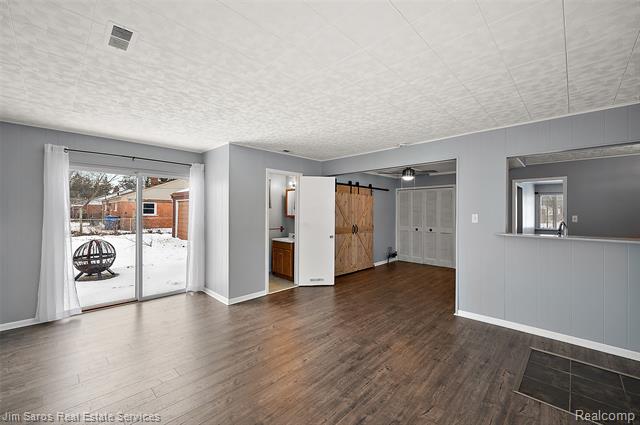 Builiding view twenty three for 11216 Unity, Warren, MI. 48089