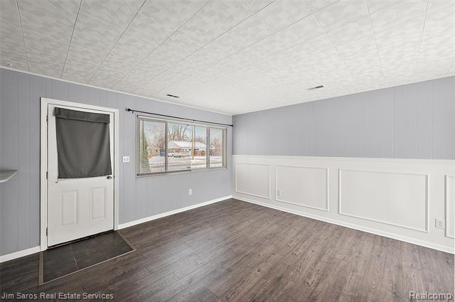 Builiding view twenty for 11216 Unity, Warren, MI. 48089