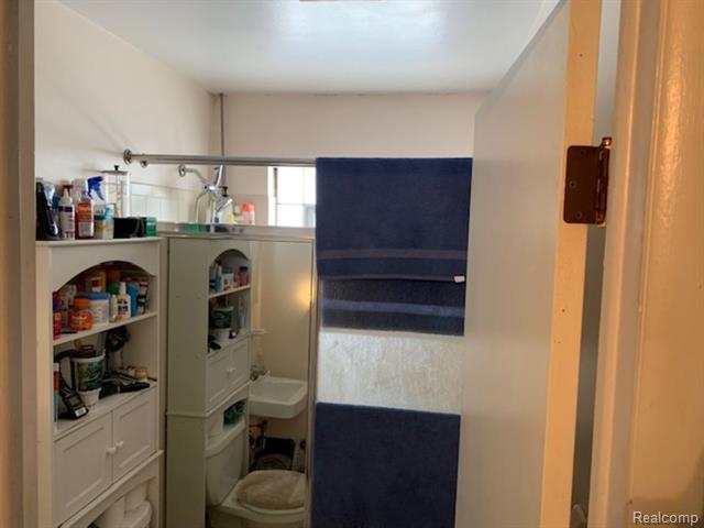 Builiding view ten for 14405 Stephens, Warren, MI. 48089