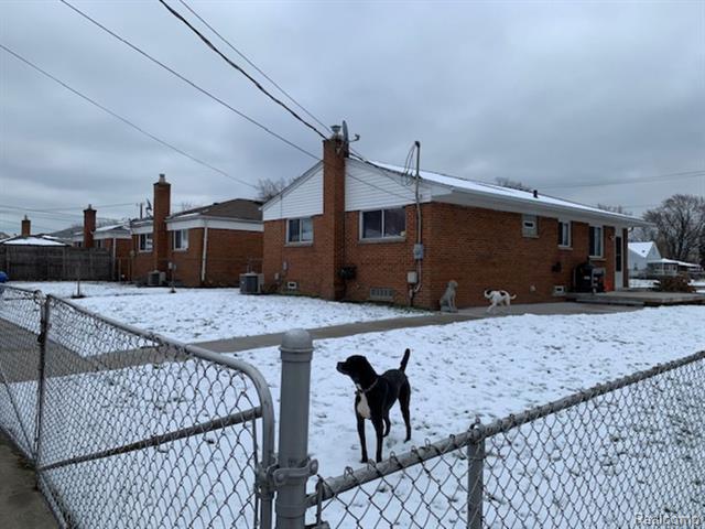 Builiding view three for 14405 Stephens, Warren, MI. 48089