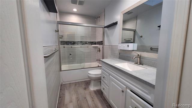 Builiding view nine for 16086 Bell, Eastpointe, MI. 48021