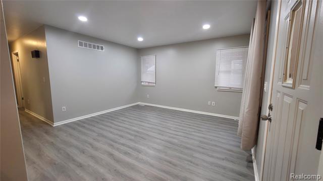 Builiding view one for 16086 Bell, Eastpointe, MI. 48021