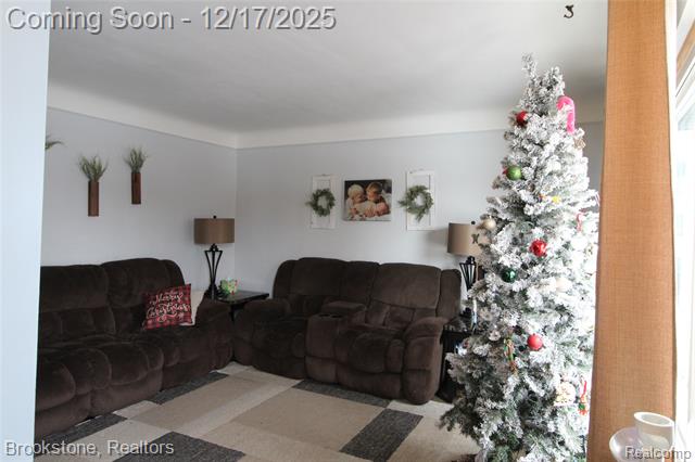 Builiding view nine for 24524 Johnston, Eastpointe, MI. 48021