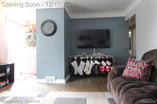 Builiding view seven for 24524 Johnston, Eastpointe, MI. 48021