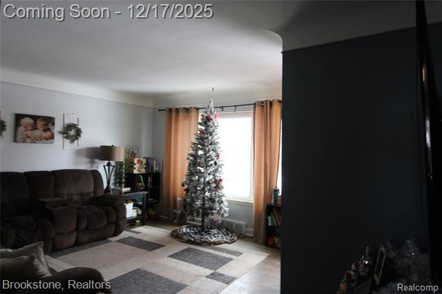 Builiding view six for 24524 Johnston, Eastpointe, MI. 48021