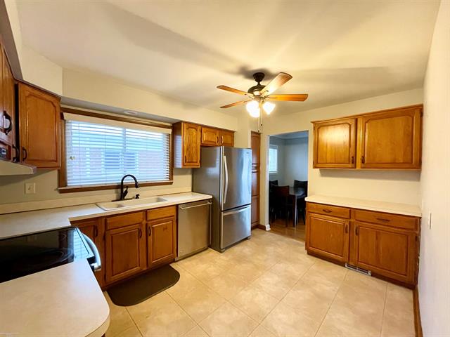 Builiding view five for 24296 Roxana, Eastpointe, MI. 48021