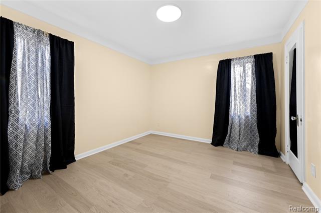 Builiding view eight for 8060 Edward, Center Line, MI. 48015