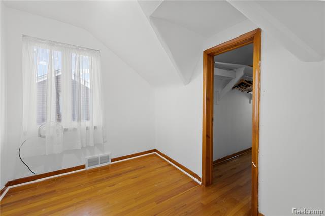 Builiding view nineteen for 8060 Edward, Center Line, MI. 48015