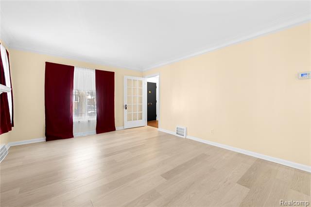 Builiding view six for 8060 Edward, Center Line, MI. 48015