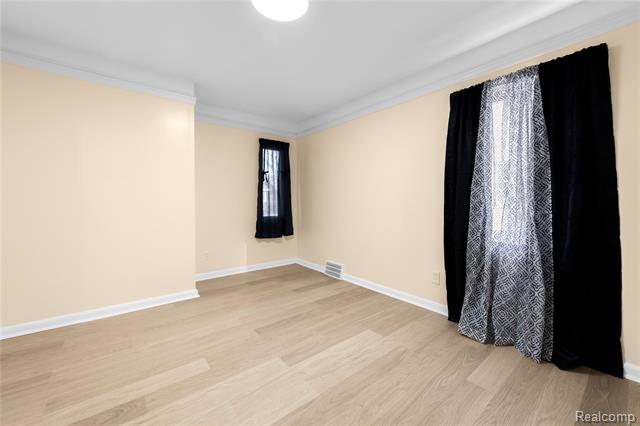 Builiding view ten for 8060 Edward, Center Line, MI. 48015