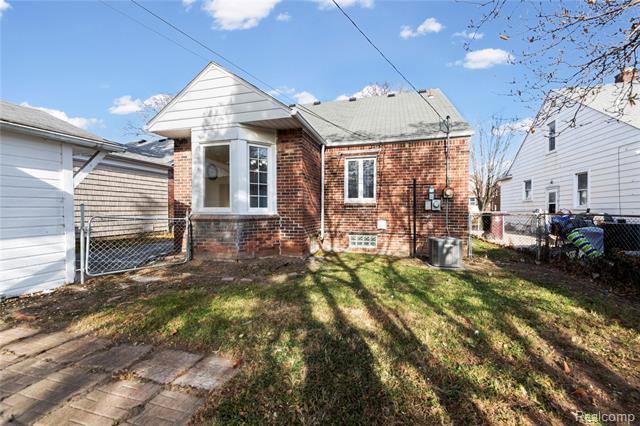 Builiding view thirty one for 8060 Edward, Center Line, MI. 48015