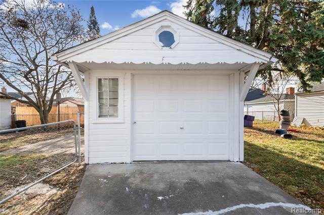 Builiding view twenty nine for 8060 Edward, Center Line, MI. 48015