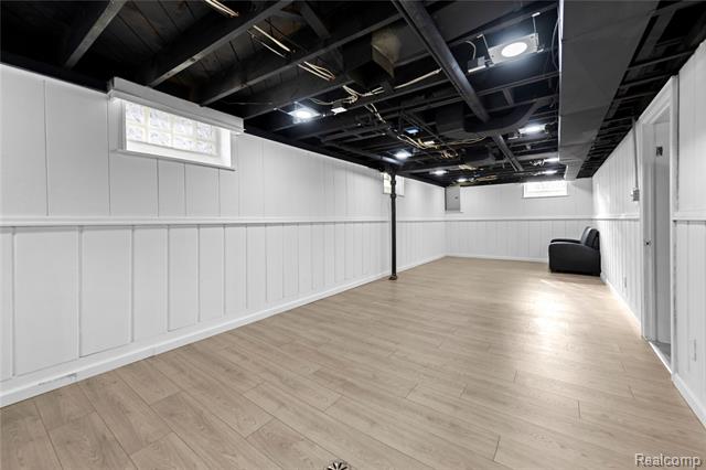 Builiding view twenty one for 8060 Edward, Center Line, MI. 48015