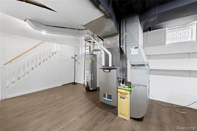 Builiding view twenty three for 8060 Edward, Center Line, MI. 48015