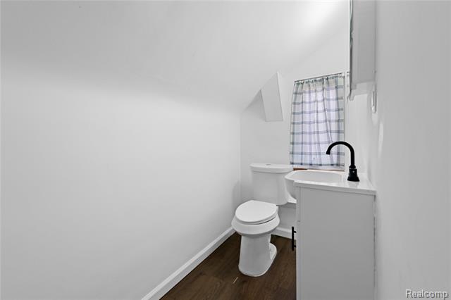 Builiding view twenty for 8060 Edward, Center Line, MI. 48015