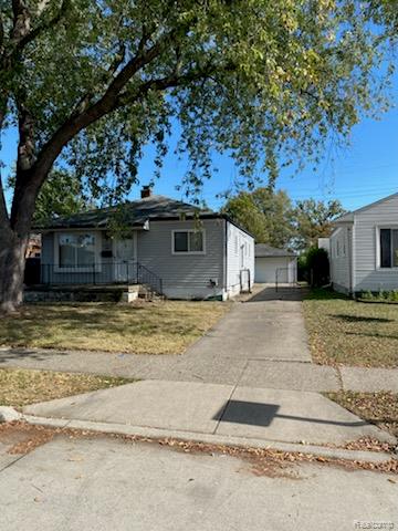 front view for 24512 Lexington, Eastpointe, Mi. 48021